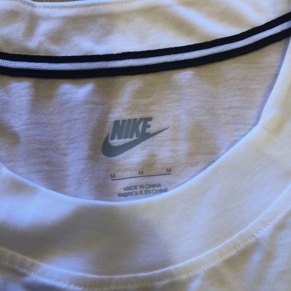 NWT Nike Athletic Top - Picture 3 of 6